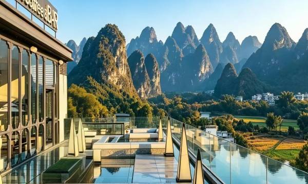 Mengyuan Resor 360° View Hotel: Starry Pool & Hot Spring, Shili Gallery Yulong River