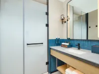Four Points by Sheraton Guangzhou Changlong Wanbo Business District Hotels near Guangzhou Chimelong Tourist Resort