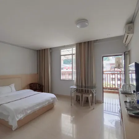 Jinxiu Five Eight Hotel