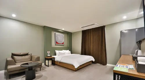 HOTEL BURNING