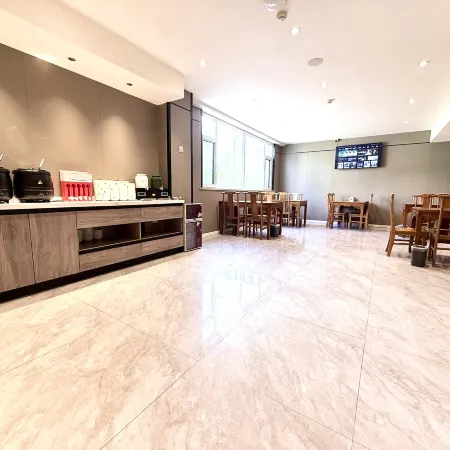 7 Days Premium (Inzone Green Home, Fuqian St., Dongying)