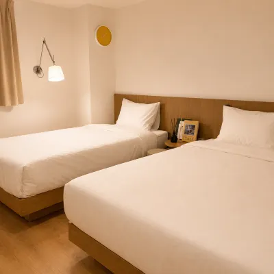 Inspiroom Seong Su Hotels near Toc Toc
