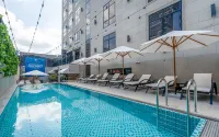 February Dongseong-ro The Signature - Rooftop Pools