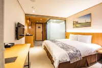 CHECK inn SELECT Chiayi RenAi - Gym