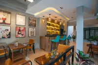 Cambana La Riviere Hotel - bar