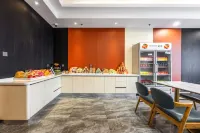 Aisige Elegant Garden Hotel - Fitnessstudio