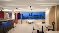 Libert Waveswept Mistysea Design Hotel (Kunming Station Huancheng South Road Metro Branch) - Rooftop Pools