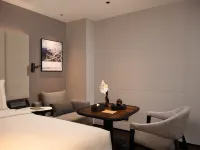 Hangzhou West Lake Hubin Fengqi Road Subway Station Atour Hotel - New