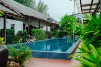ทรอปิคัลรีสอร์ท ลังกาวี - ติดทะเล