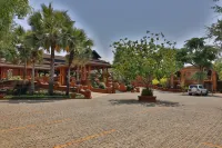 Heritage Bagan Hotel - parking