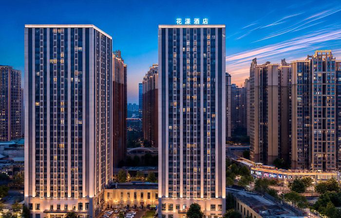 Huayang Hotel (Neijiang Wanda Plaza)