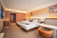 Kunming Grand Hotel - parking
