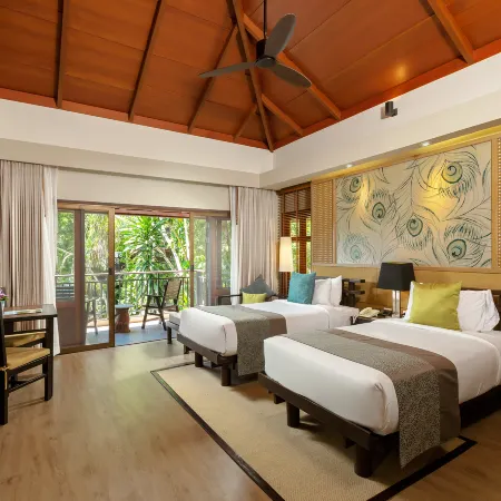 Khaolak Merlin Resort Отели рядом с достопримечательностью «Каолак-Бич»