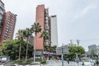 JIAHE BUSINESS HOTEL Hotel in zona Luoping Bus Passenger Transport Station