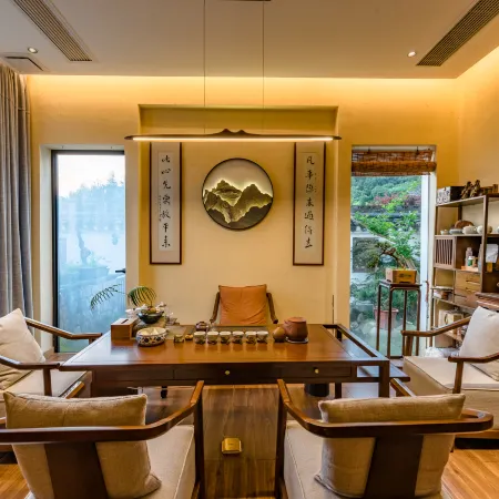Floral Lux Hotel· Ningbo Heyuan Zhiye Hotel (Xikou Scenic Area)