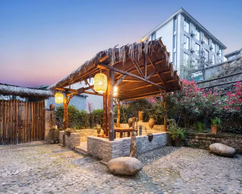 Wudang Mountain Qingxin Bieyuan (Wudang Mountain Scenic Area Damenkou Branch) Hotels in Danjiangkou