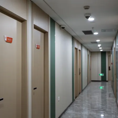 Hanyi Hotel Отели рядом с достопримечательностью «Шанхай коммуникейшенс Политекник»