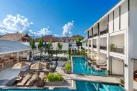 Ai Pai Hotel - Pools