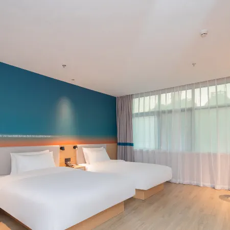 Ni Hao Hotel (Fuzhou Dongjiekou Shopping Center Wuyi Square) Отели рядом с достопримечательностью «Фухуацзянский педагогический институт вторая начальная школа»