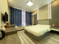 Huoshan Hometown Lanshan Homestay (60,000 Qingxia Branch) - balcony