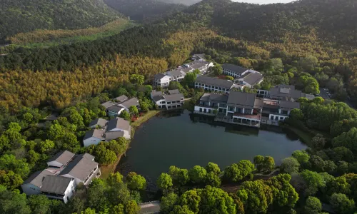 Huanxiu Resort & Spa Hotel