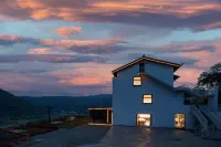 Zhanyu Shanju·Jiangjing Designer Homestay
