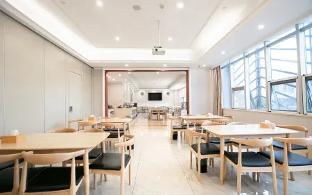 Vienna Hotel (Nanjing Liuhe District Longchi Branch) Отели рядом с достопримечательностью «Wanshougong»