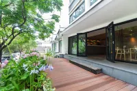 Liusu·Qiyun Hotel Hotels near Jinling Art Gallery