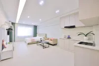 City Heart Pearl Light Luxury Homestay (Yanji Yanbian University Department Store)
