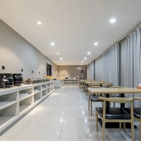 Borrman Hotel (Xiangyang Gucheng National Wetland Park)