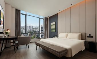 Foshan Chancheng Zhangcha Atour Hotel