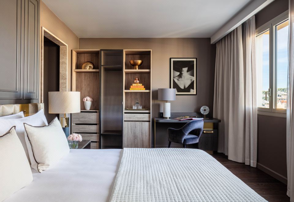 4. 아난타라 플라자..