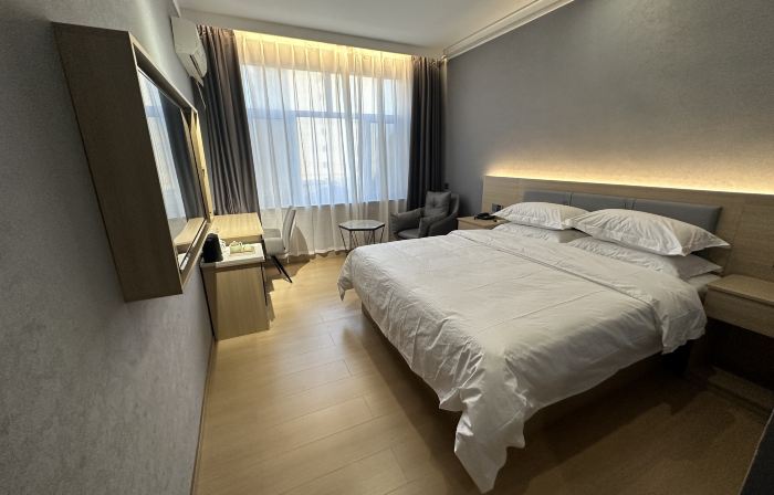 Rujia Pebble Hotel (Jinzhong Shouyang County Chaoyang Street)