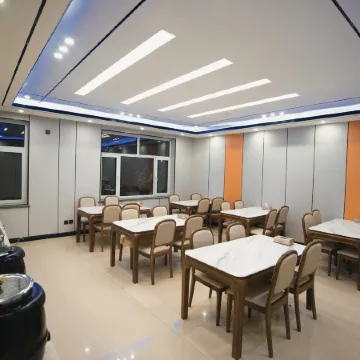 Erenhot City and Yue Smart Hotel