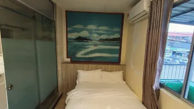 Rest Station Hotel di 