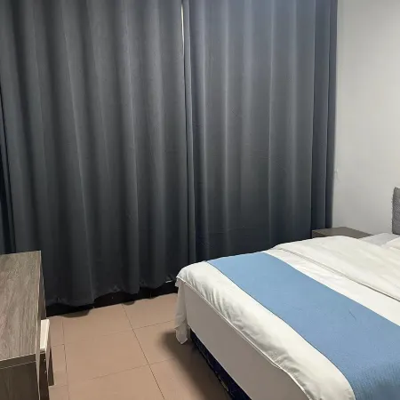 Yichun Meet College Hotel