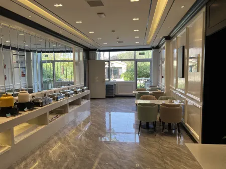 Xana Hotelle  (Zhangqiu Country Garden Shandong University) Отели рядом с достопримечательностью «Shandong Hiteam Institute of Software Engineering»