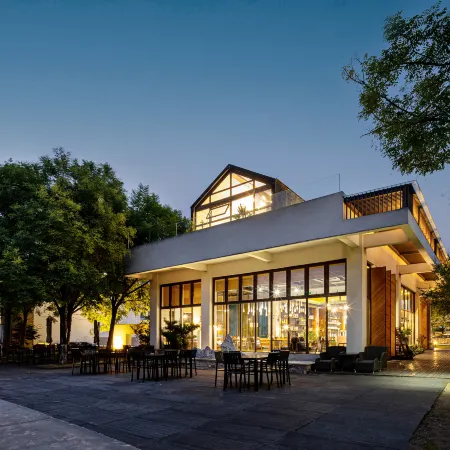 Guanghan Shuilinglong Lakeside Resort Hotel (Yijiaheba Scenic Area)