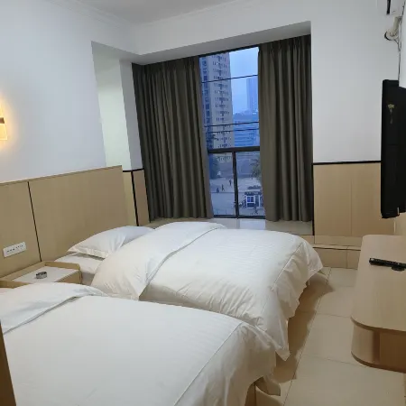 Pingchang Xingchen Hotel