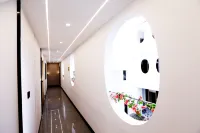 Memorial Day · Fully Intelligent Luxury Vacation Resort (Dali Ancient Town South Gate Store)