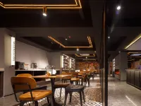 Mcsrh麥嘉·拾趣飯店（長沙五一廣場賀龍體育場店） 树木岭附近的飯店