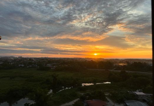 Near Airport K Avenue Family Room