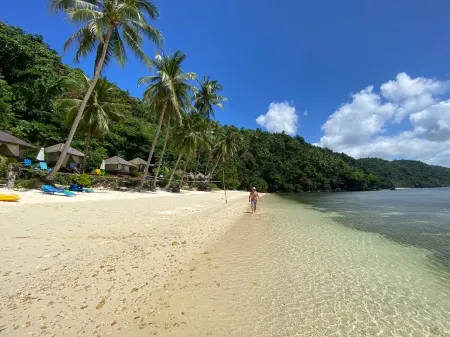 Tuburan Cove Beach Resort Отели рядом с достопримечательностью «Caticlan»