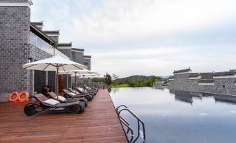 Jingshan Farm Century-old House Hotel