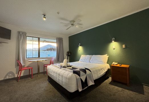 오크우드 매너 모터 로지