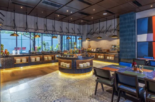 Ashley Tugu Tani Menteng Отели рядом с достопримечательностью «Balai Kota DKI Jakarta»