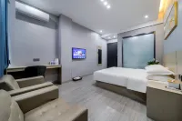 Caifa Hemei Hotel (Zhongnan University of Economics and Law Branch)