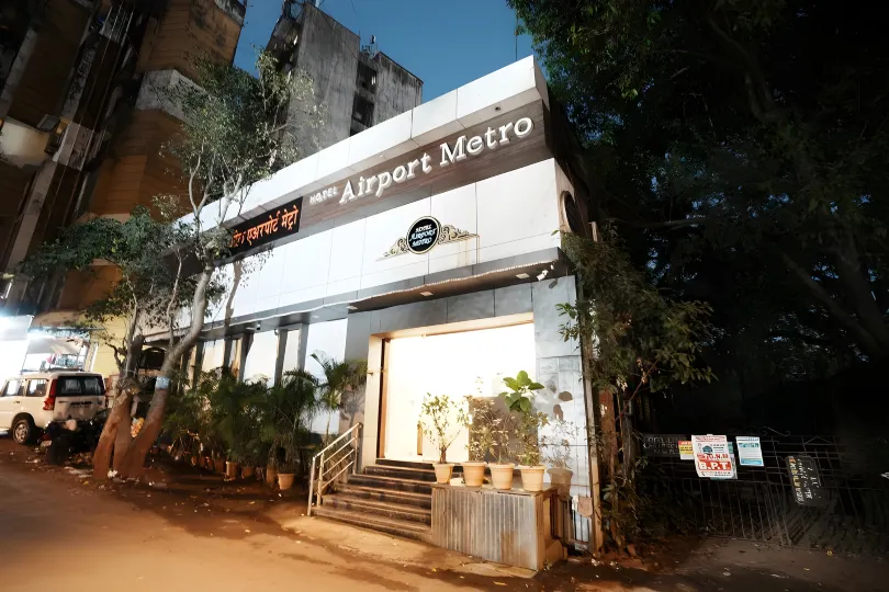 Super Collection O Airport Metro Andheri East