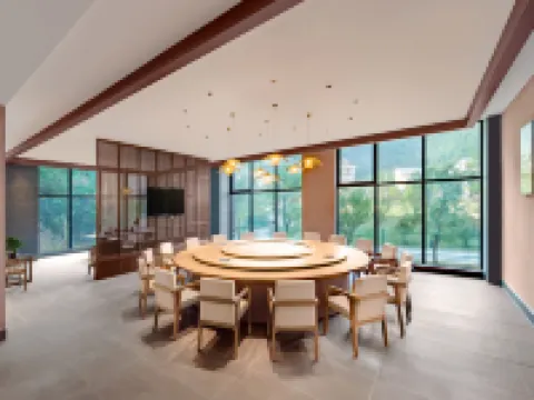 GUANGYUEHUA.HUOMAIDIZHIYANXUEYINGDI Hotels in Leye
