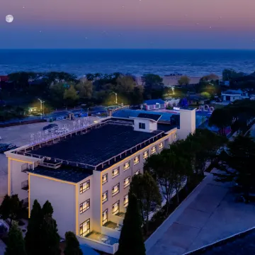 德林·歡閣海景酒店（北戴河老虎石店） 鄰近北戴河碧螺塔海上酒吧公園的酒店